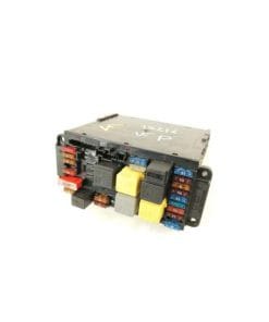 جعبه فیوز داخل موتور بنز c240 اتاق w203