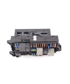 جعبه فیوز داخل کابین بنز e200 اتاق w211